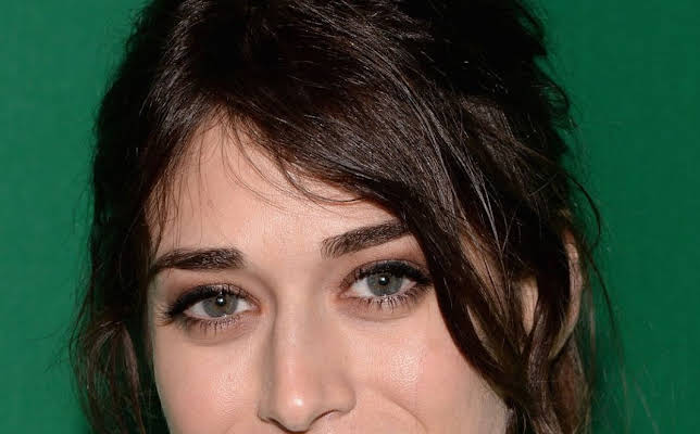 Lizzy Caplan