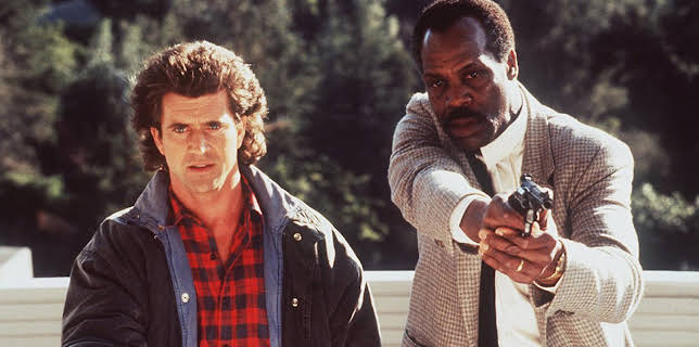 23:45: Dödligt vapen 2 | TV6 | 12/22 2025