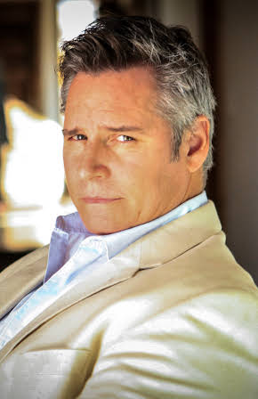 Dan Gauthier as Tom Caldwell