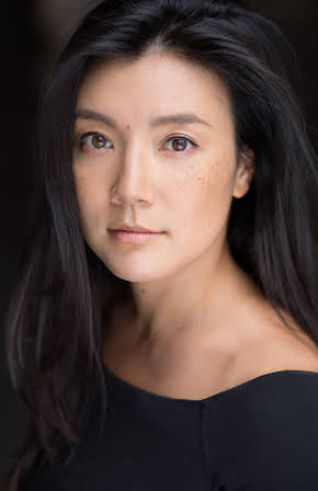 Rosa Escoda as Korean Couple