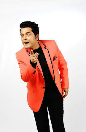 Navin Prabhakar as 