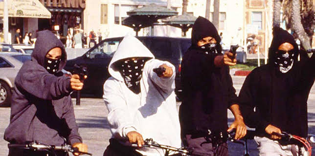 12:00: Pacific Blue (S2 E3) (S2) | TV6 | 2/11 2026