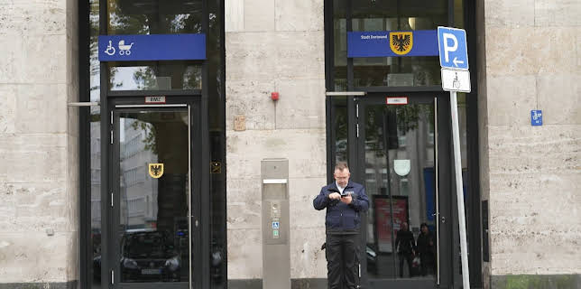 23:00: Von Ankunft bis Abschiebung - Inside Ausländerbehörde | WDR Fernsehen | 3/25 2026