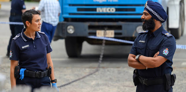 01:00: Irreverent (S1 E8) (S1) | TV3 | 11/21 2025