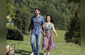 Extra Virgin Americana Season 1: Hello, Dollywood!