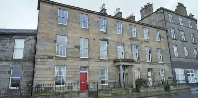 22:00: Boligjakten UK (S27 E3) (S27) | TV6 | 1/21 2026