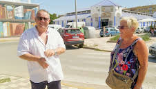 Bargain-Loving Brits in the Sun (S9 E27)