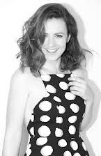 Marcella Lentz-Pope som Erica's Roommate