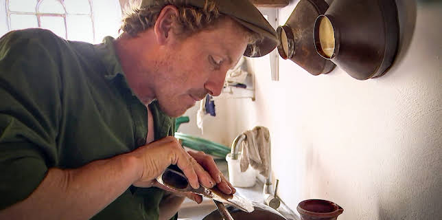 22:00: Det gode bondeliv: Øksesliping og leskur | NRK 1 | 11/23 2025