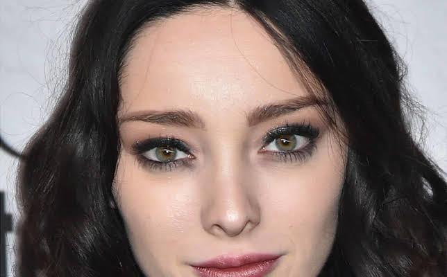 Emma Dumont
