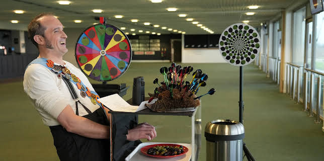 20:00: Kongen befaler UK (S20 E4) (S20) | MAX | 3/23 2026