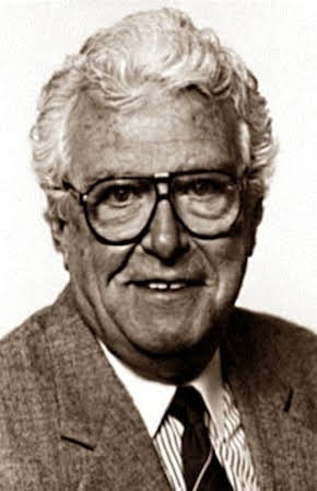 Émile Genest as John Longridge