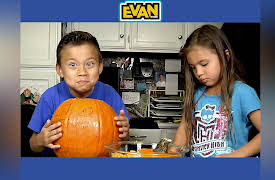 EvanTubeHD: Skylanders Pumpkin Barf Eruptor!