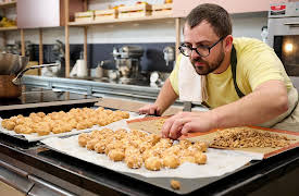 Next Baking Master: Paris, Season 1: Going for Butter Gold