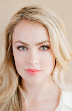 Amanda Schull als 