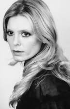 Emilia Fox como 
