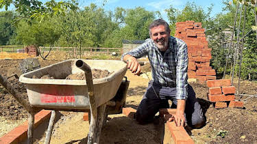 9:00 PM: Gardeners' World | BBC Four | 7/3 2026
