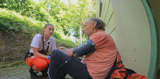 10:00: Lebensretter hautnah - Wenn jede Sekunde zählt | Sat1 | 12/17 2025