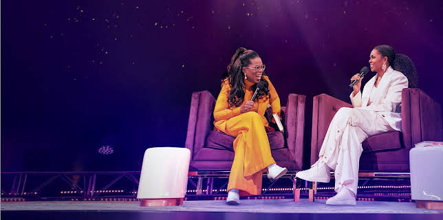 The Light We Carry: Michelle Obama and Oprah Winfrey (2023)