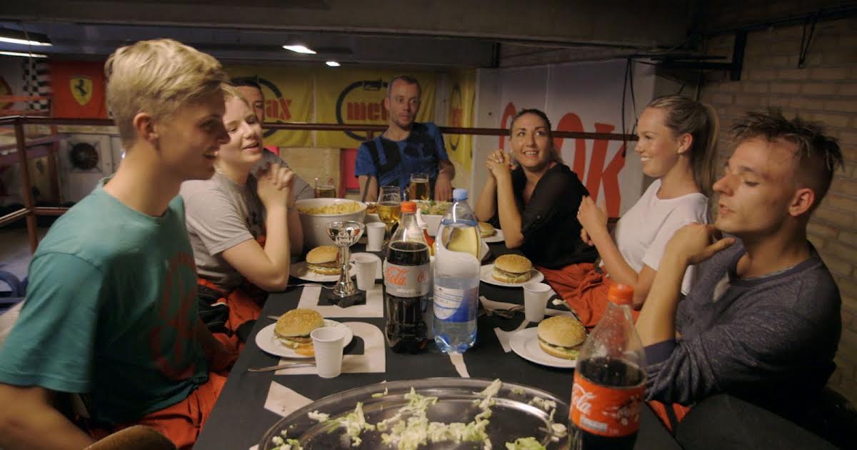 8/3 14:45 | Med Kniven for Struben på TV3