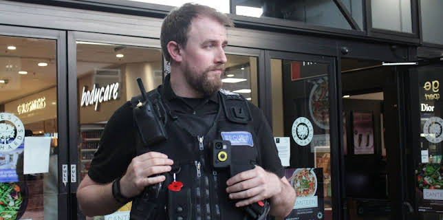 Gauner vs. Kaufhaus-Cops