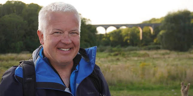 9:00 AM: Weatherman Walking | BBC Two | 11/23 2025