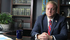 Suspicious Minds (S1 E3)