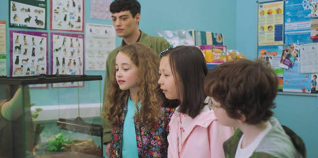 2:50 PM: Molly and Mack (S2) | Cbeebies | 11/19 2025