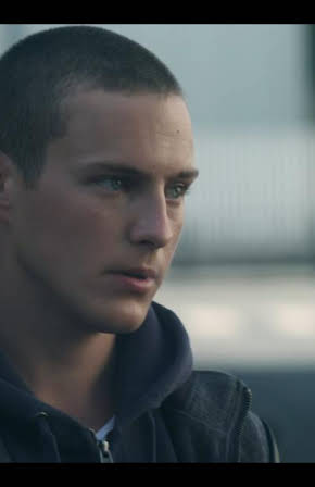 Guillaume Arnault as 