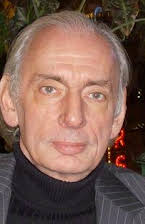 Charles Kipps como Director