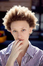 Maya Eshet som 