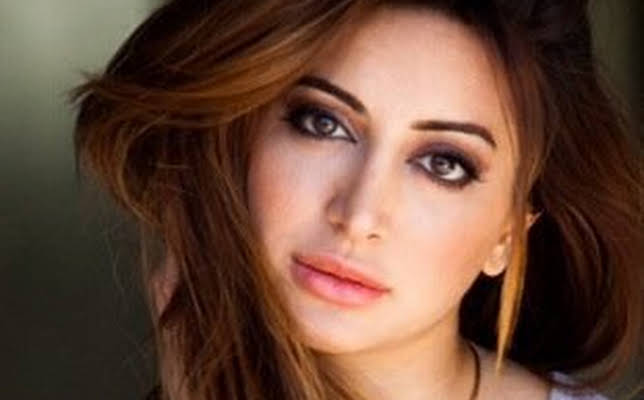 Noureen DeWulf