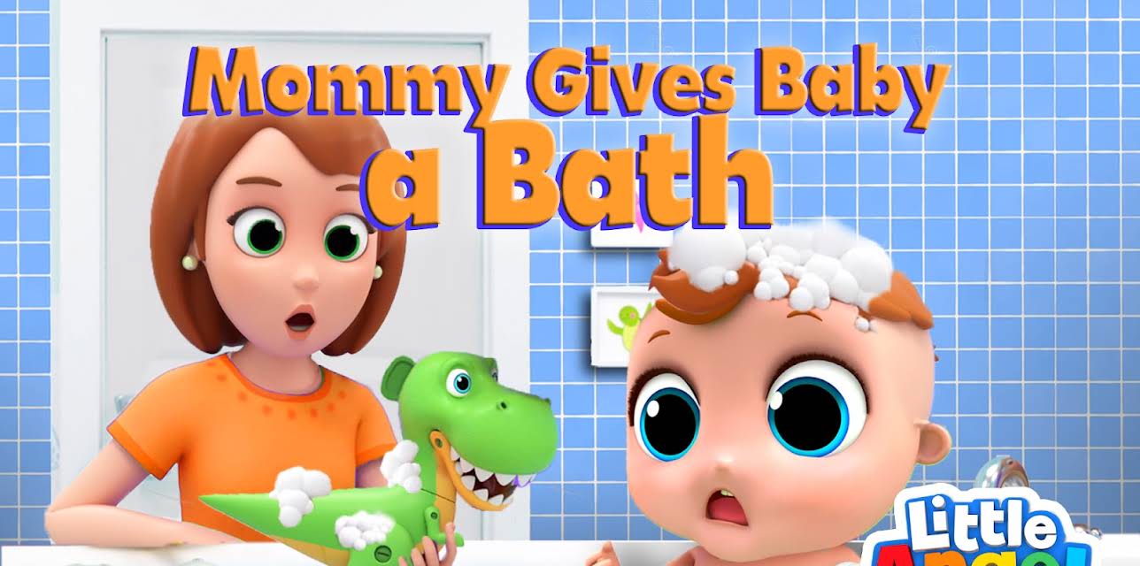 Mommy gives Baby a Bath - Little Angel