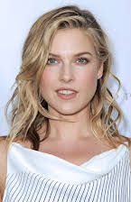 Ali Larter som 