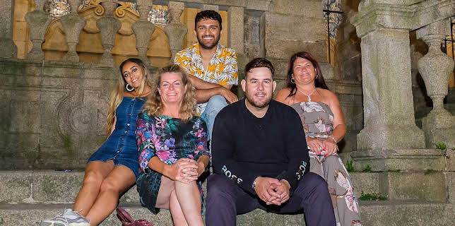 8:55 AM: Strangers on a Plane | More 4 | 2/5 2026