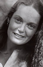 Elizabeth Hartman as 