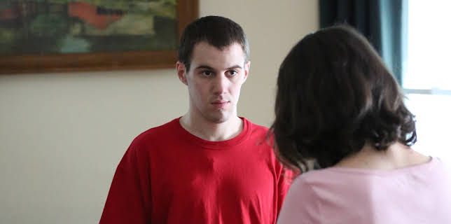 04:50: Der ondskapen bor (S3 E3) (S3) | FEM | 3/19 2026