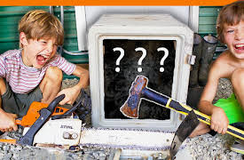 Adventure Agents: Kids Break Into Abandoned Safe First Try