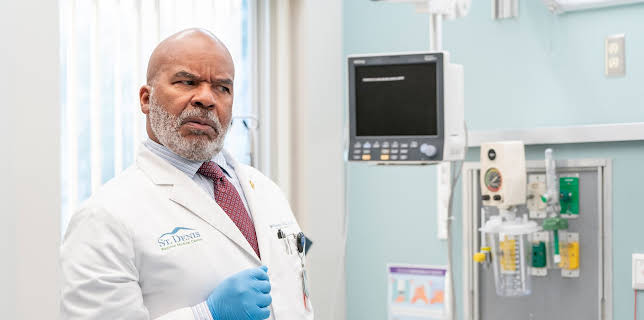 19:00: St. Denis Medical (S1 E5) (S1) | TV6 | 11/23 2025