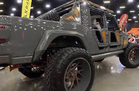 Motorhead Garage TV: On the Road at a Jeep Invasion