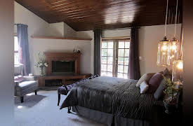 House Hunters Renovation, Season 1: Quirky and Modern Bedroom