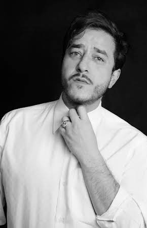 Andrés Almeida as 