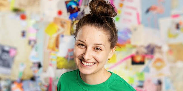 07:50: Checkerin Marina | Das Erste | 11/22 2025