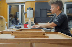 Cristiana Felgueiras: This Old House Makers Channel: DIY Corner Cabinet & Picture Frames