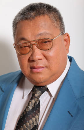 Waymond Lee as 