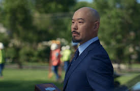 Your Friends & Neighbors: This Tourist Has Balls