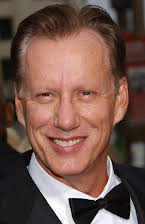 James Woods como 