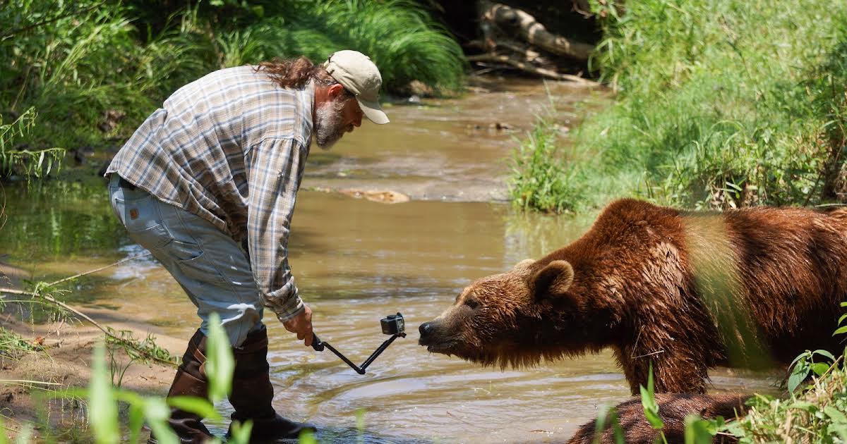 10/4 00:00 | Project Grizzly på Animal Planet