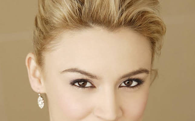 Samaire Armstrong