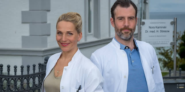 17:30: Praxis mit Meerblick - Familienbande | 3SAT | 1/10 2026